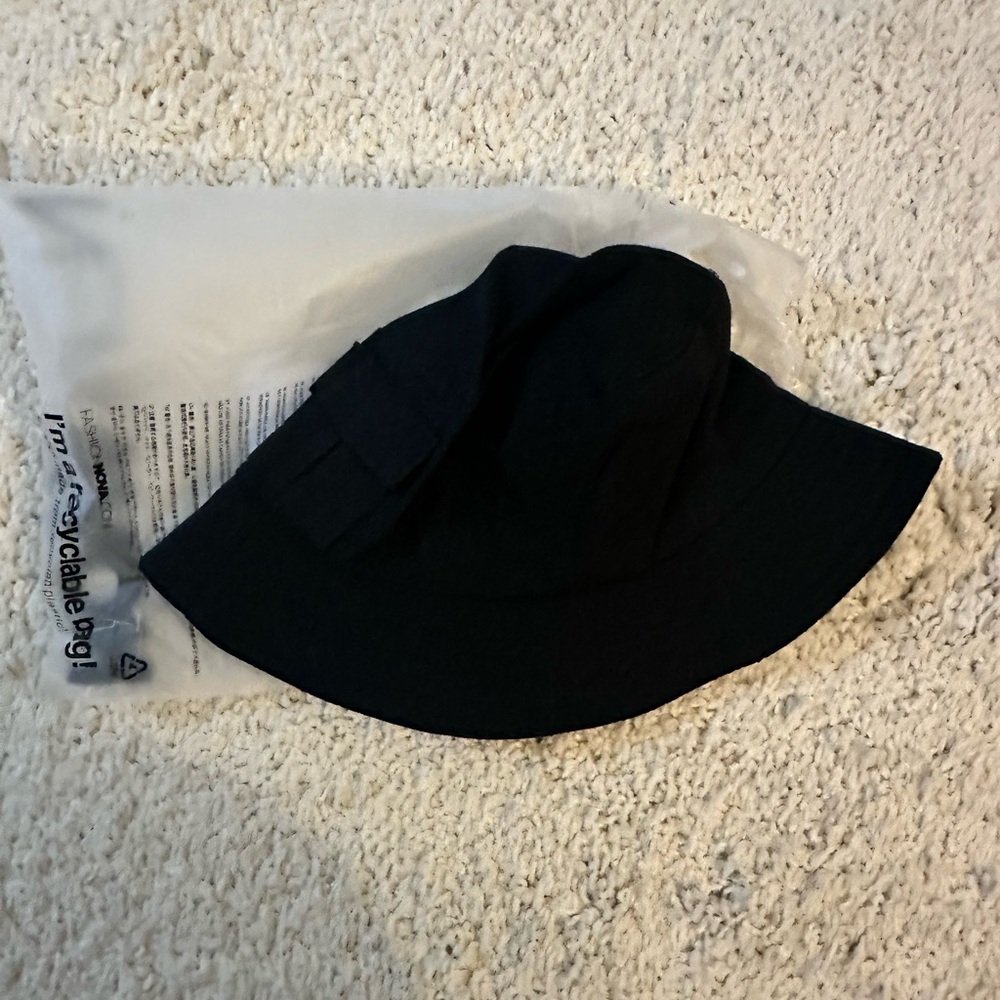 New w/ tag- Black bucket Hat